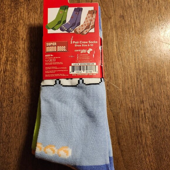 FUN Super Mario Bros. 3 Pair Crew Socks Shoe Size 6-10 BNIP - Picture 2 of 4